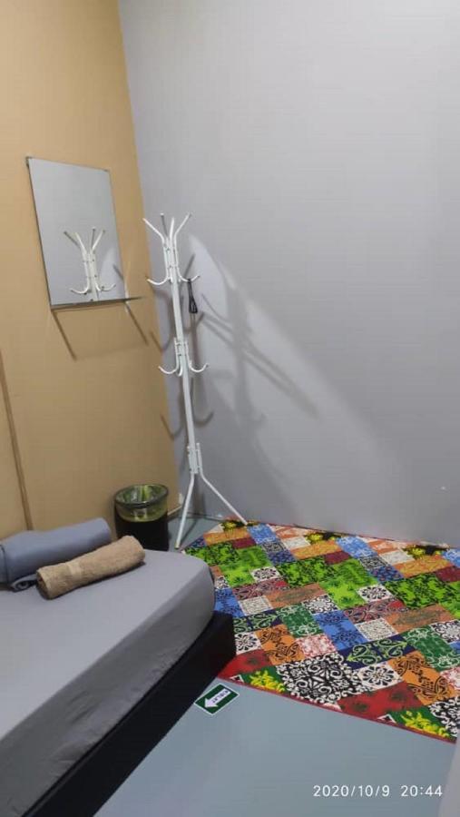 Auberge de jeunesse Ny Tropical Backpackers à Desaru Extérieur photo