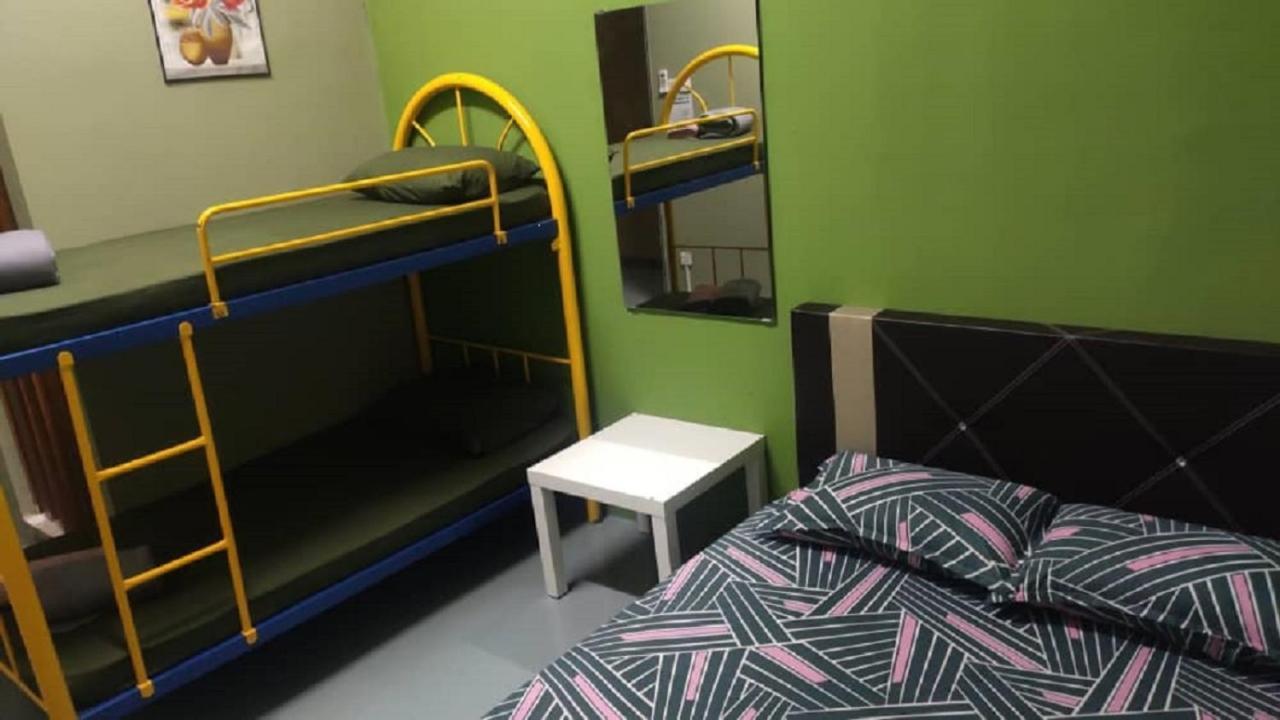 Auberge de jeunesse Ny Tropical Backpackers à Desaru Extérieur photo