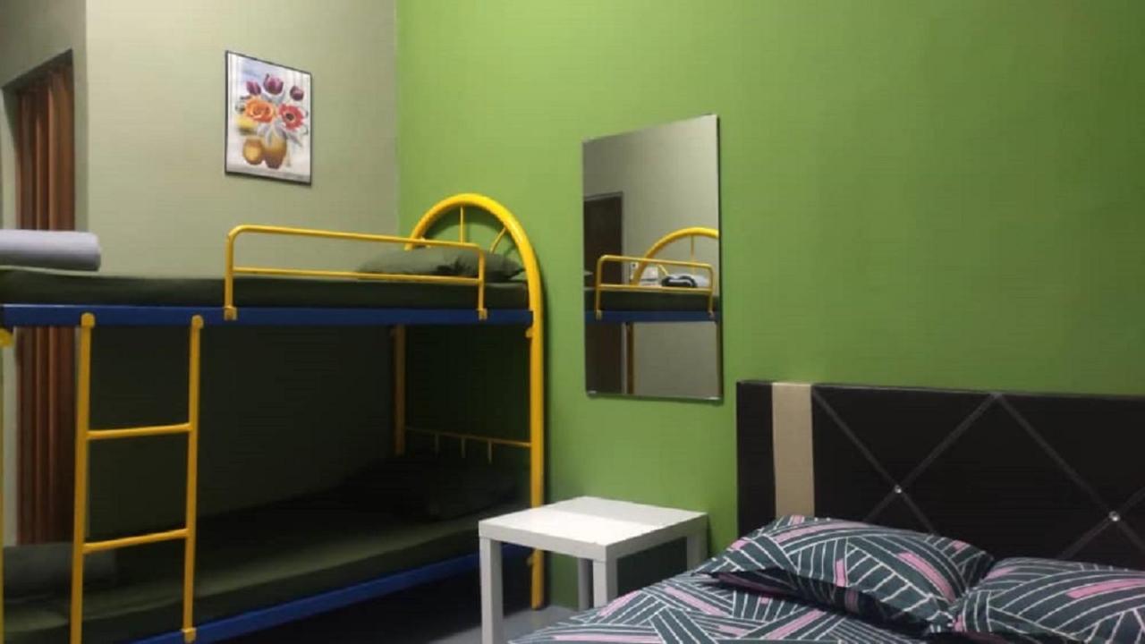Auberge de jeunesse Ny Tropical Backpackers à Desaru Extérieur photo
